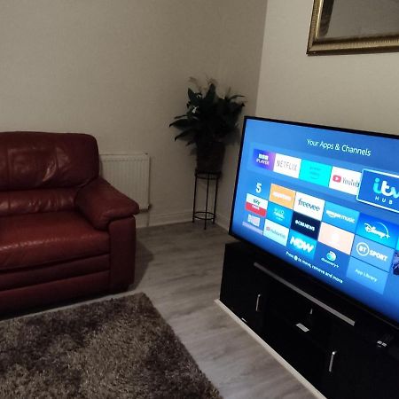 בלקפול Cheerful 2-Bedroom Home With Off Street Parking מראה חיצוני תמונה