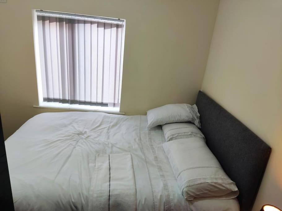 בלקפול Cheerful 2-Bedroom Home With Off Street Parking מראה חיצוני תמונה
