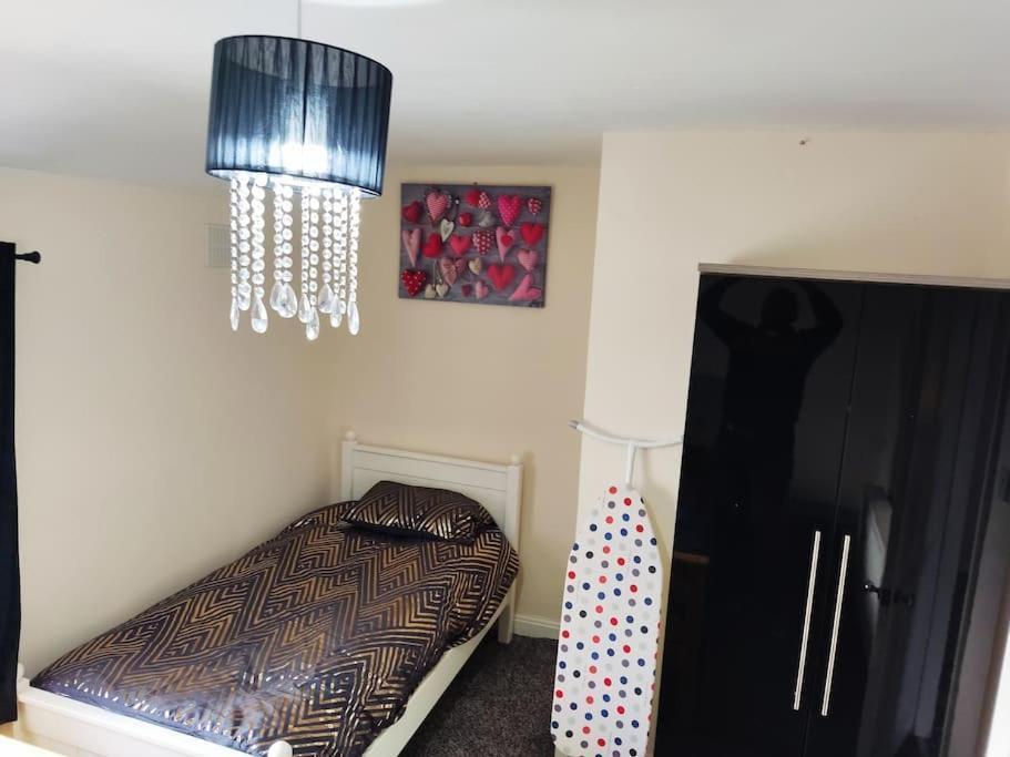 בלקפול Cheerful 2-Bedroom Home With Off Street Parking מראה חיצוני תמונה