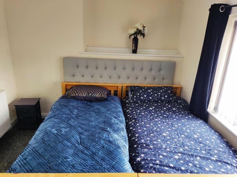 בלקפול Cheerful 2-Bedroom Home With Off Street Parking מראה חיצוני תמונה