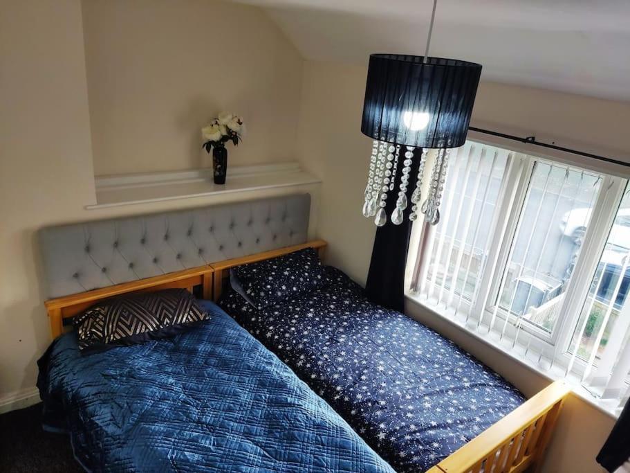בלקפול Cheerful 2-Bedroom Home With Off Street Parking מראה חיצוני תמונה