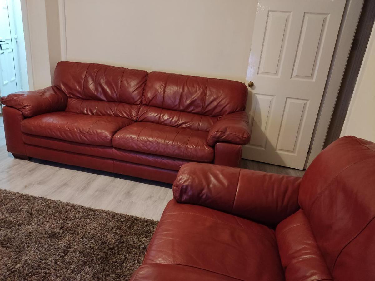 בלקפול Cheerful 2-Bedroom Home With Off Street Parking מראה חיצוני תמונה