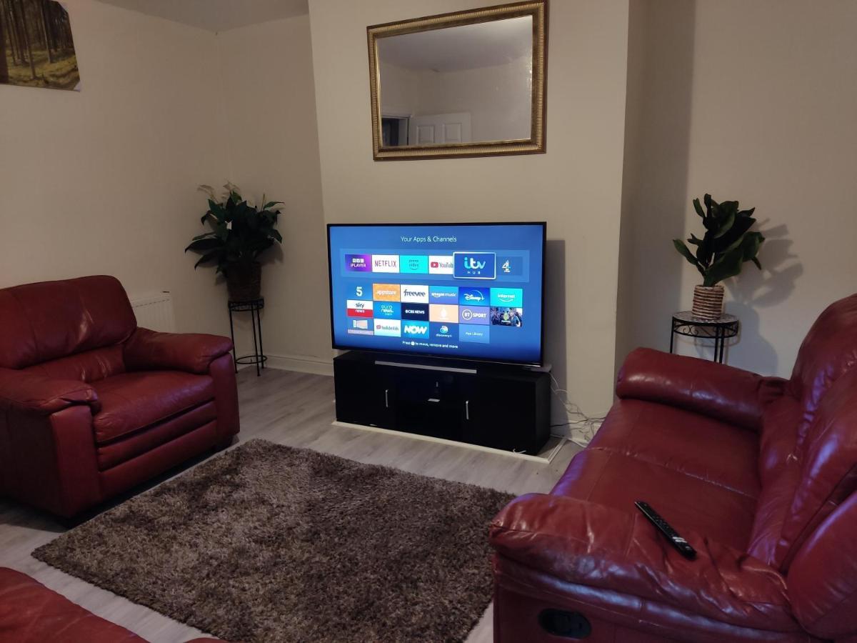 בלקפול Cheerful 2-Bedroom Home With Off Street Parking מראה חיצוני תמונה