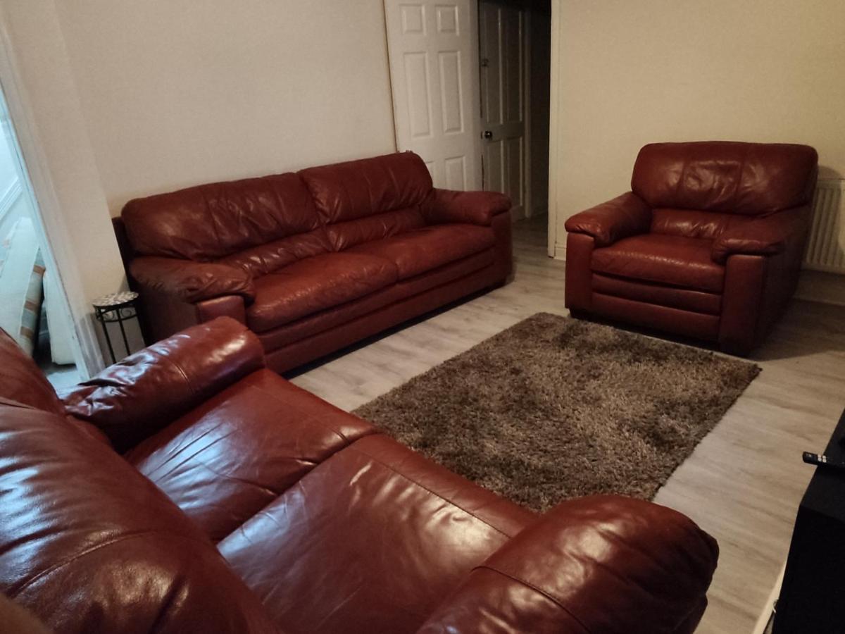 בלקפול Cheerful 2-Bedroom Home With Off Street Parking מראה חיצוני תמונה